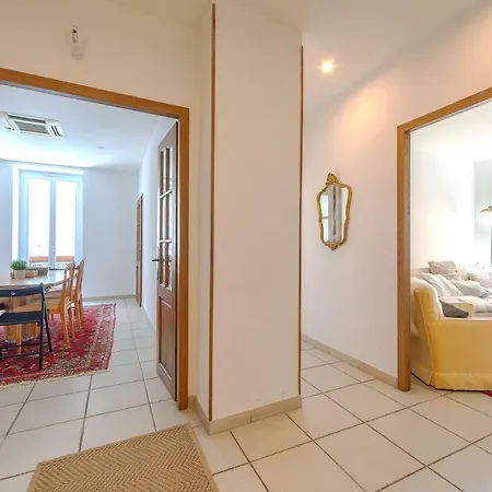 Lovely Large Familial In Nice, Minutes Walk To The Beach! Apartment
